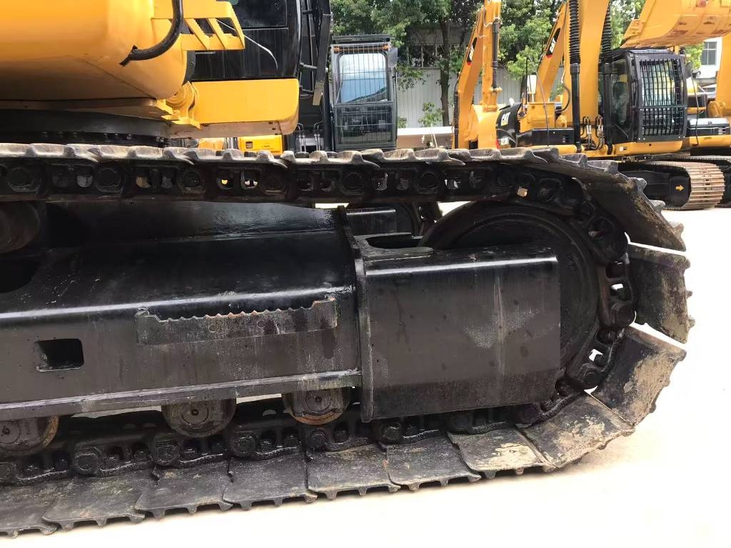 CAT 320D2L Gravemaskiner på larvebånd