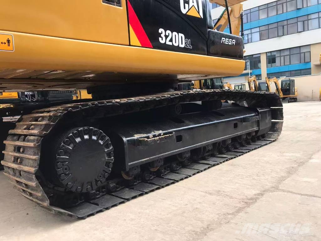 CAT 320D2L Gravemaskiner på larvebånd
