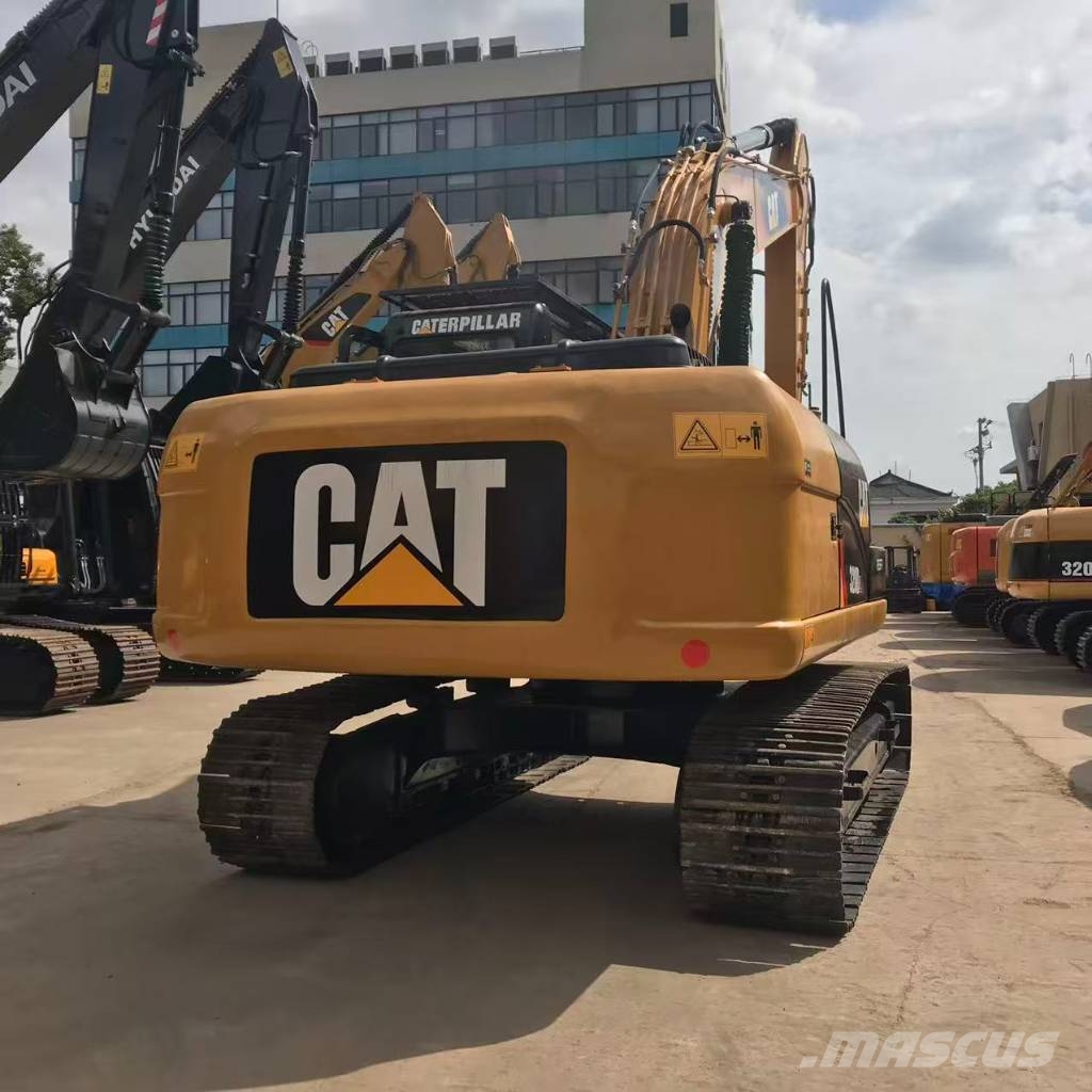CAT 320D2L Gravemaskiner på larvebånd