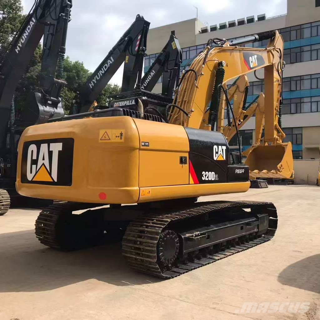 CAT 320D2L Gravemaskiner på larvebånd