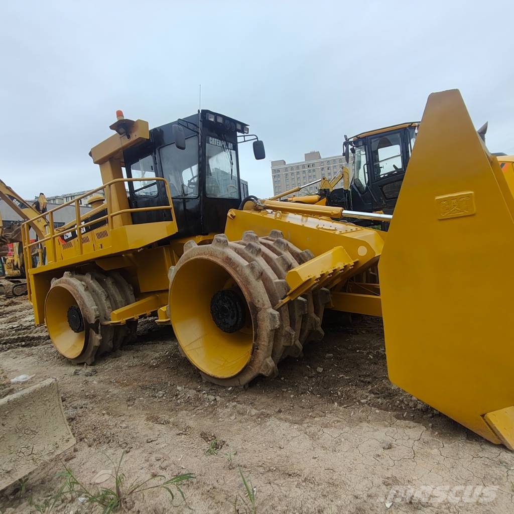 CAT 826 H 폐기물 다짐기