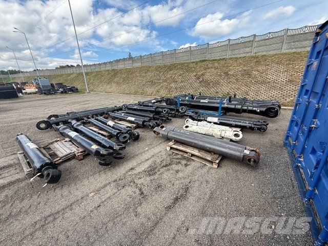 O&K RH 120 C NEW PARTS SALE حفارات زحافة