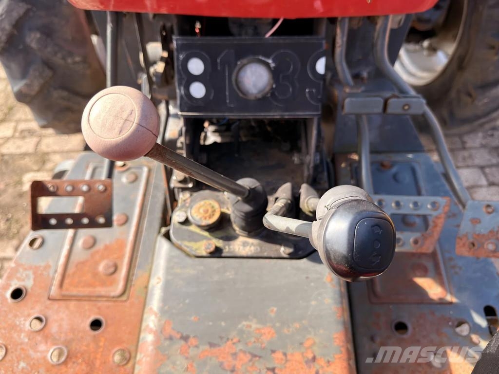 Massey Ferguson 390 4WD Tractor Tractoren
