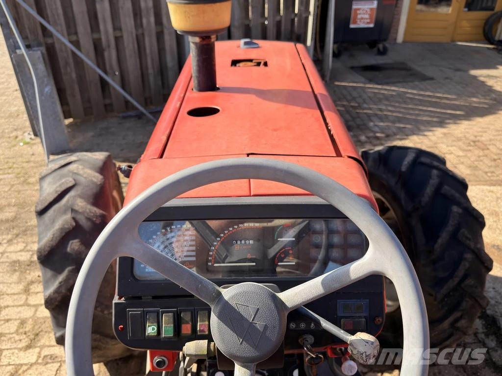 Massey Ferguson 390 4WD Tractor Tractoren