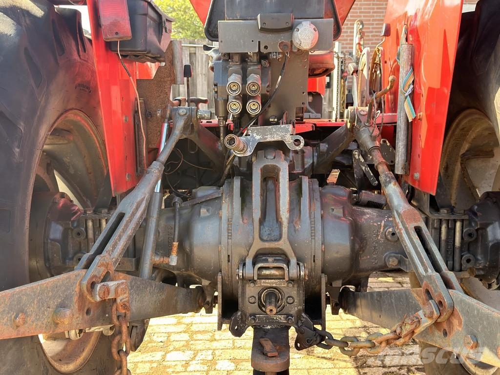 Massey Ferguson 390 4WD Tractor Tractoren