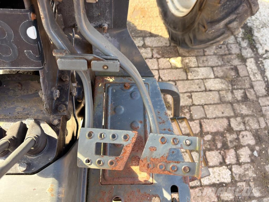 Massey Ferguson 390 4WD Tractor Tractoren