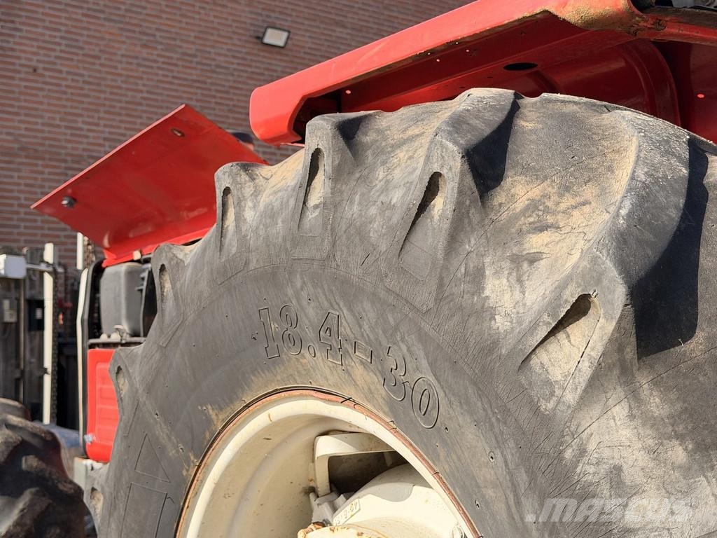Massey Ferguson 390 4WD Tractor Tractoren