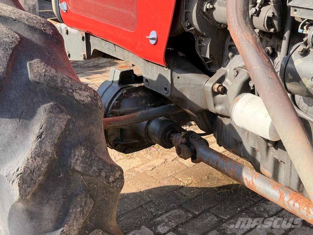 Massey Ferguson 390 4WD Tractor Tractoren