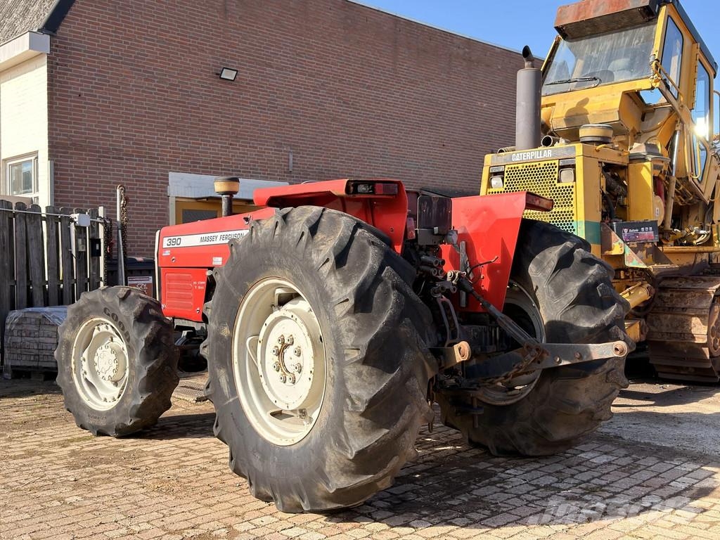 Massey Ferguson 390 4WD Tractor Tractoren
