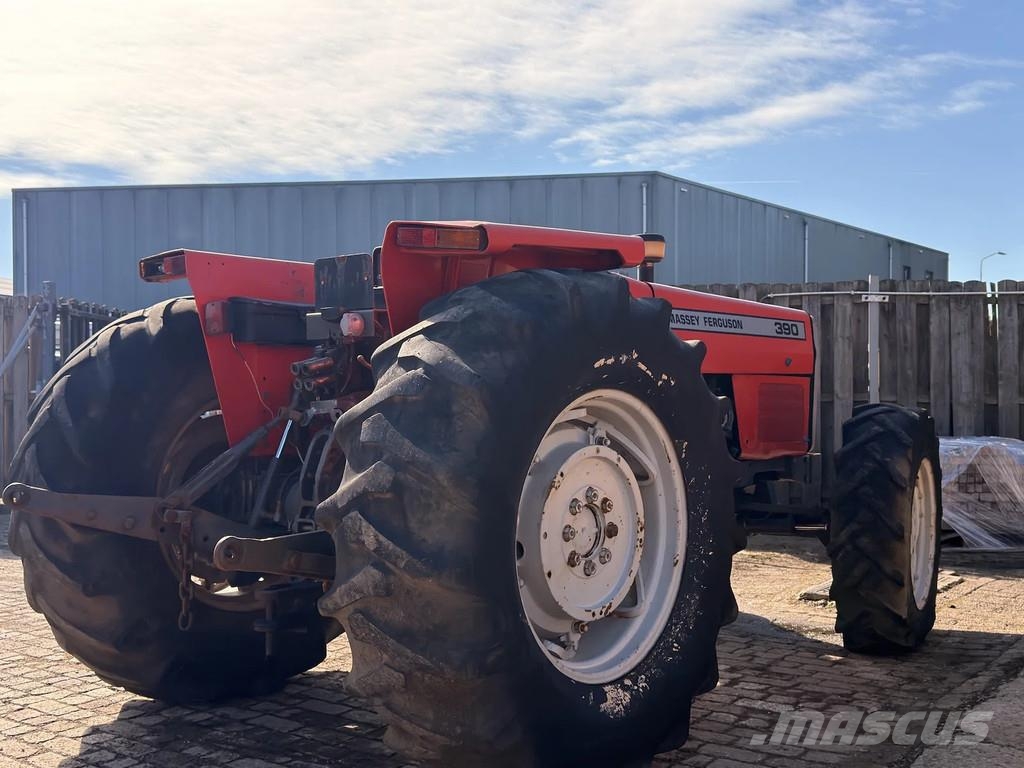 Massey Ferguson 390 4WD Tractor Tractoren