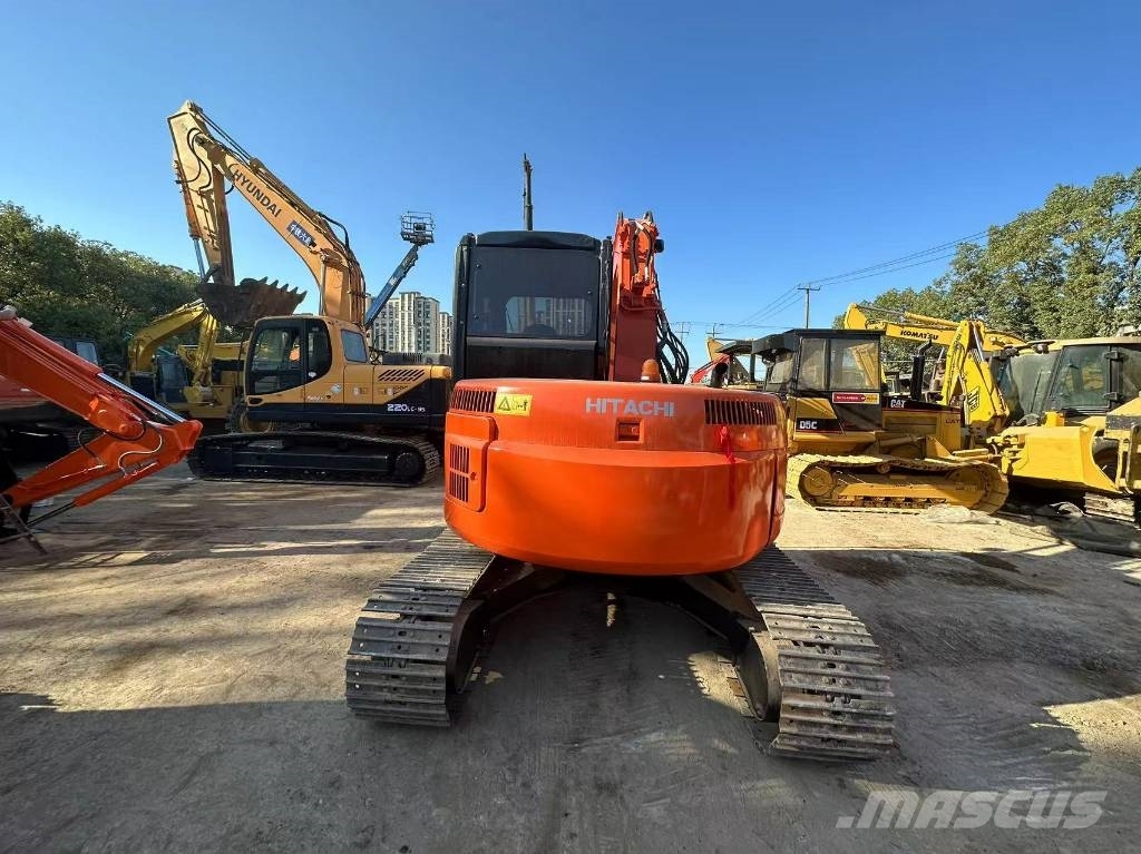 Hitachi ZX 75 中型挖掘机