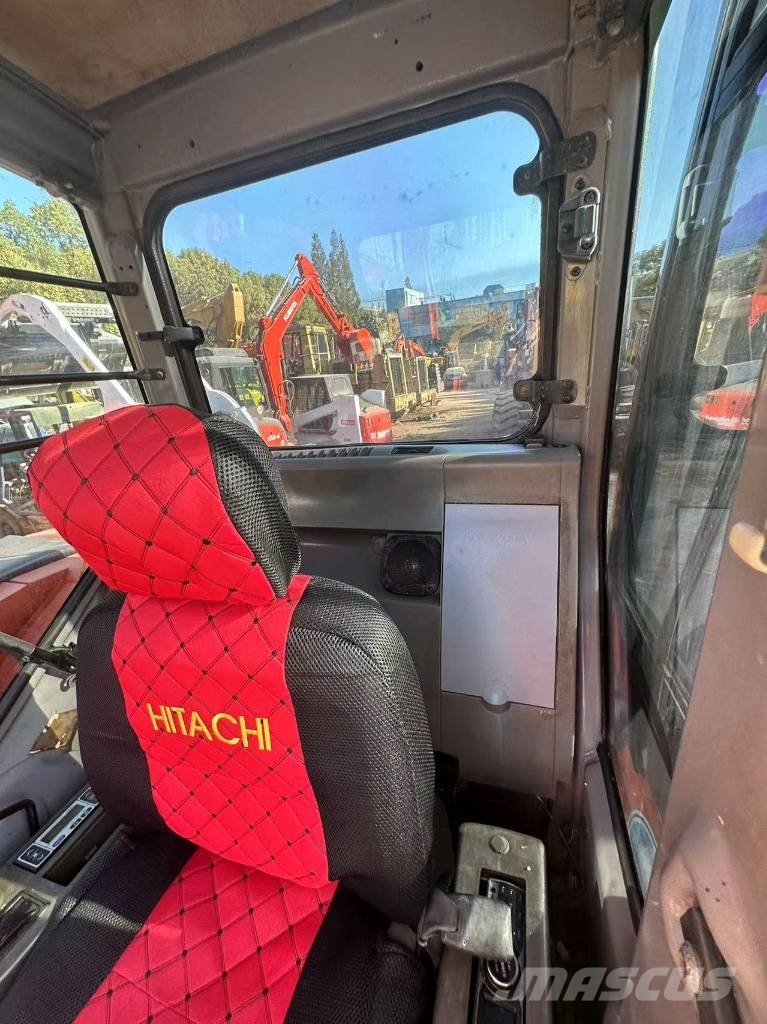 Hitachi ZX 75 中型挖掘机