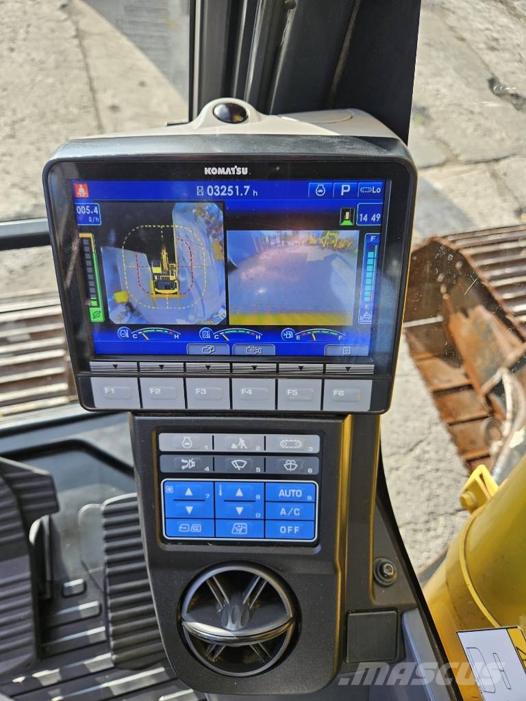 Komatsu PC 210 LC-11 Escavadoras de rastos