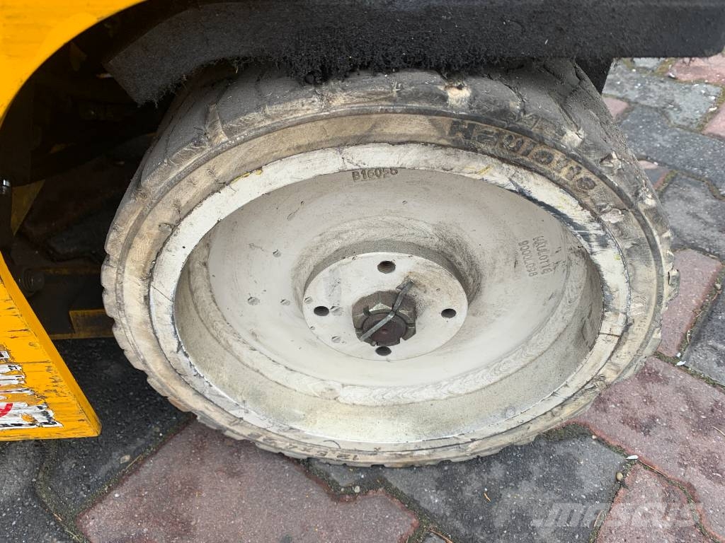 Haulotte OPTIMUM 6  V-3868  EO Вертикальні щоглові підйомники