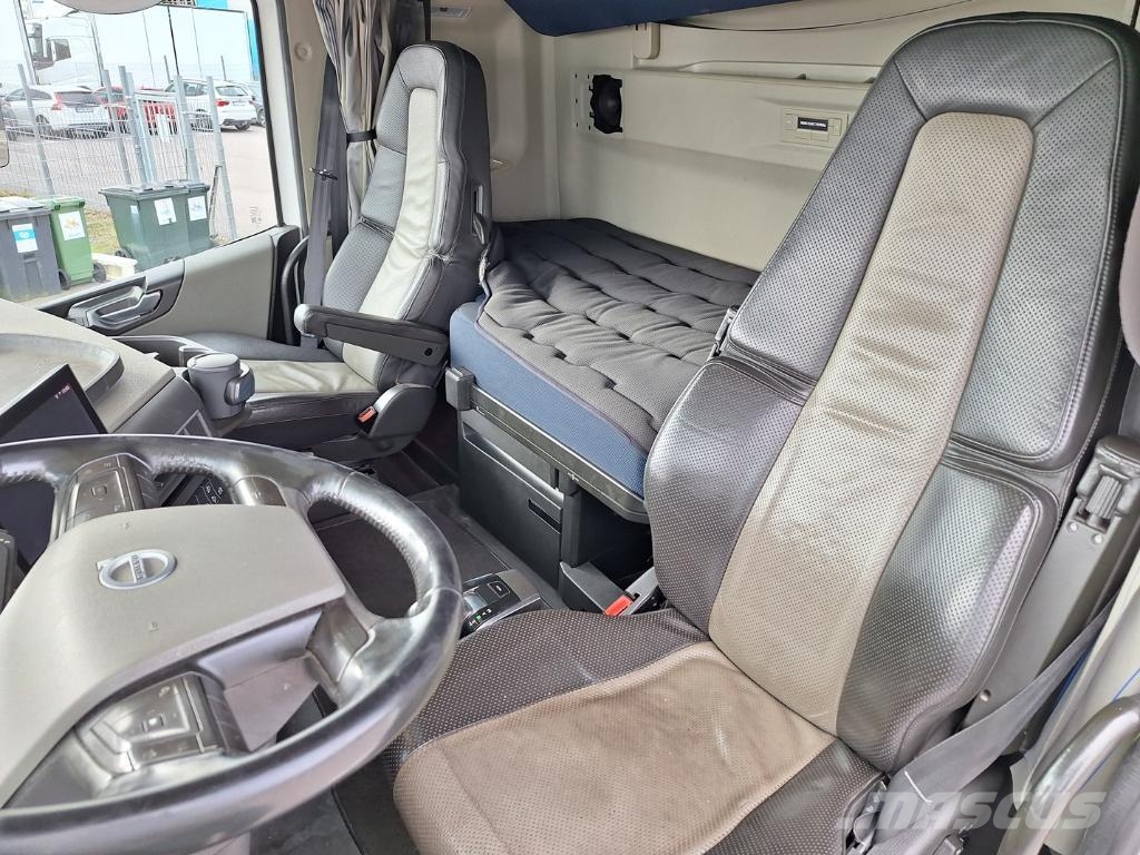 Volvo Vehicle Rigid 6x2-2 box full side opening Tovornjaki zabojniki