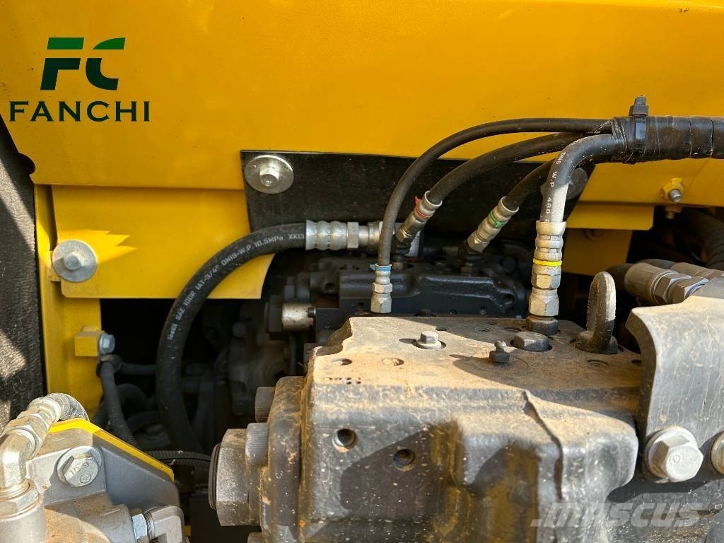 Komatsu PC 200 Vikšriniai ekskavatoriai
