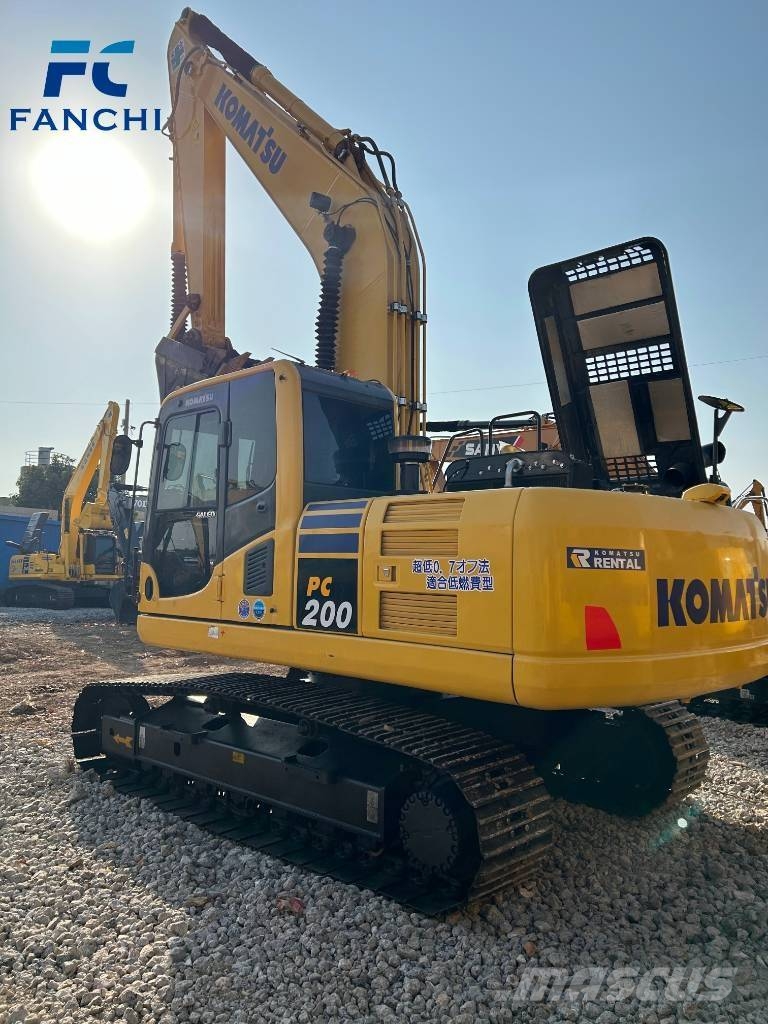 Komatsu PC 200 Vikšriniai ekskavatoriai