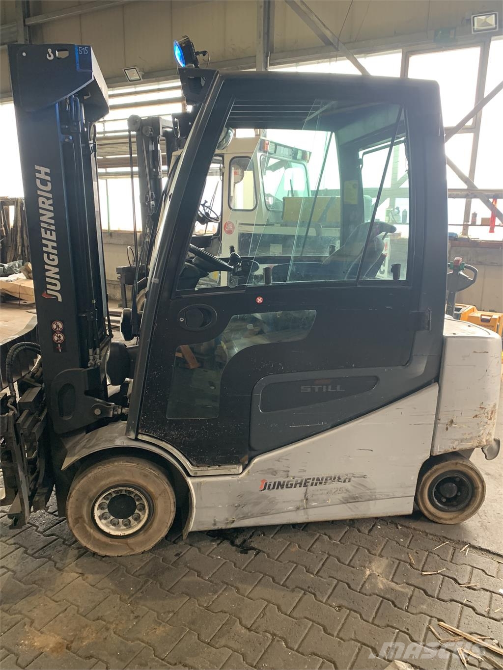 Jungheinrich EFG 425 شاحنات ذات رافعات شوكية تعمل بالكهرباء