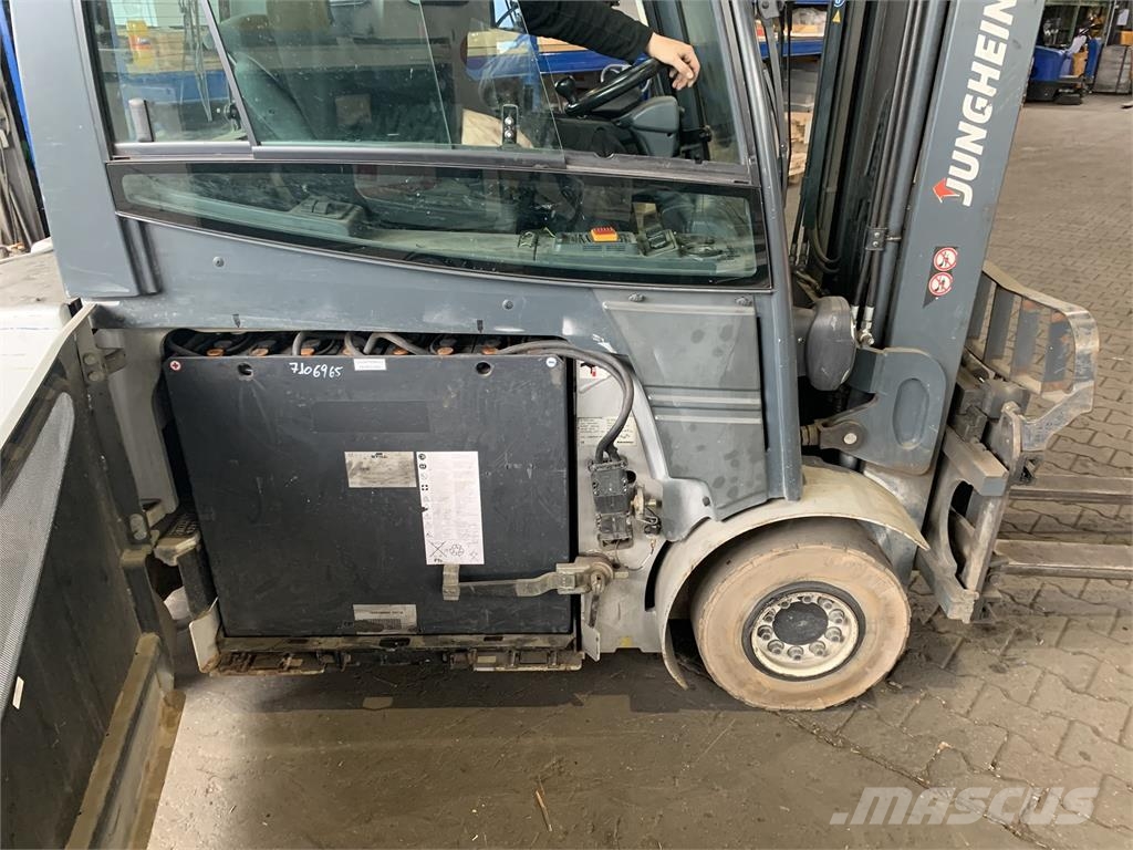 Jungheinrich EFG 425 شاحنات ذات رافعات شوكية تعمل بالكهرباء