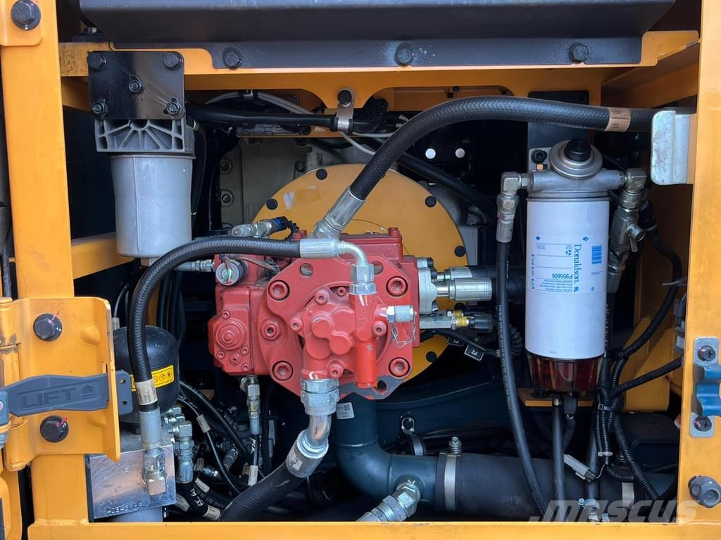 Hyundai HX140HWC Raupenbagger