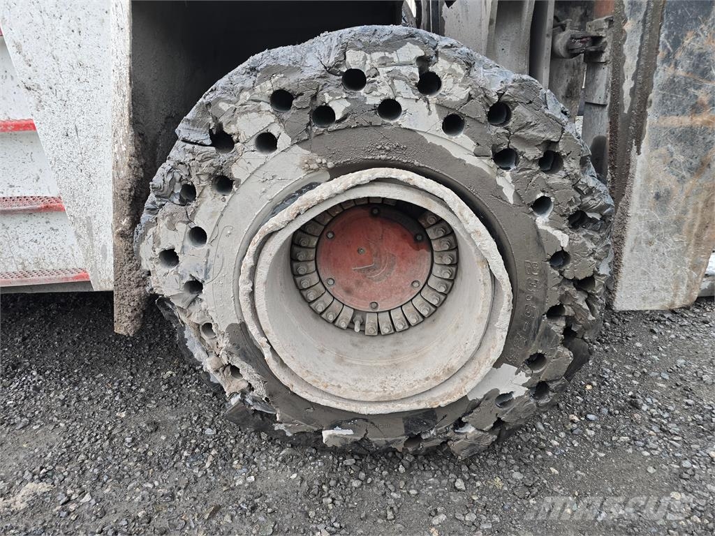 Kalmar DCD450-12 Diesel Trucker