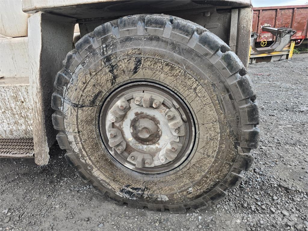 Kalmar DCD450-12 Diesel Trucker