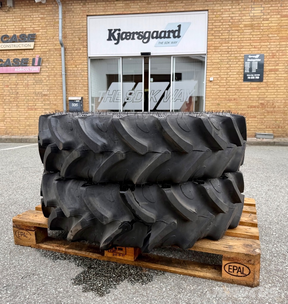 Galaxy 280/85-R24 Earth Pro Radial 850 Banden, wielen en velgen