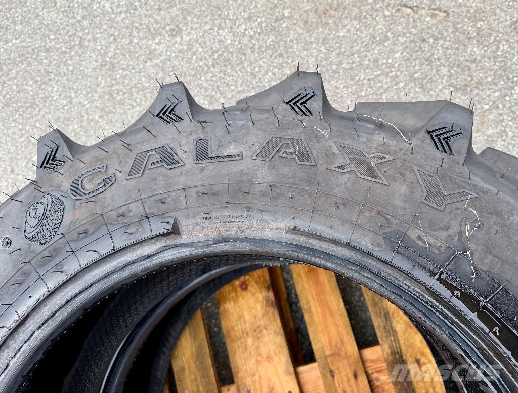 Galaxy 280/85-R24 Earth Pro Radial 850 Banden, wielen en velgen