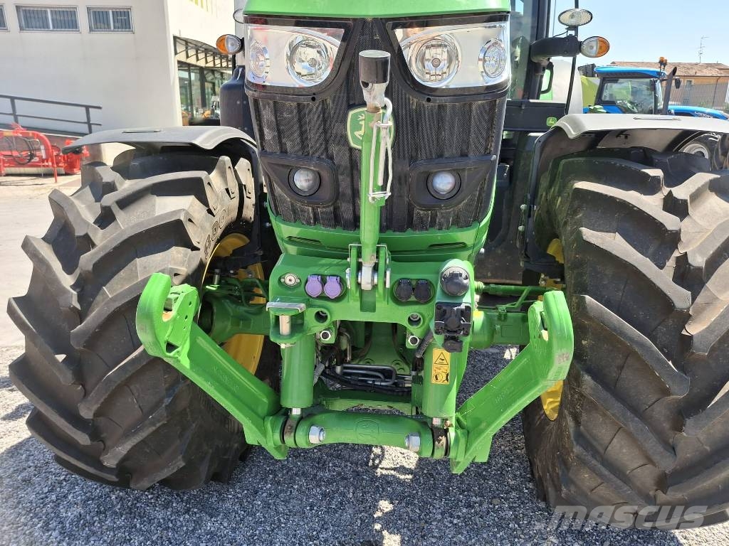John Deere 6145 R Трактори