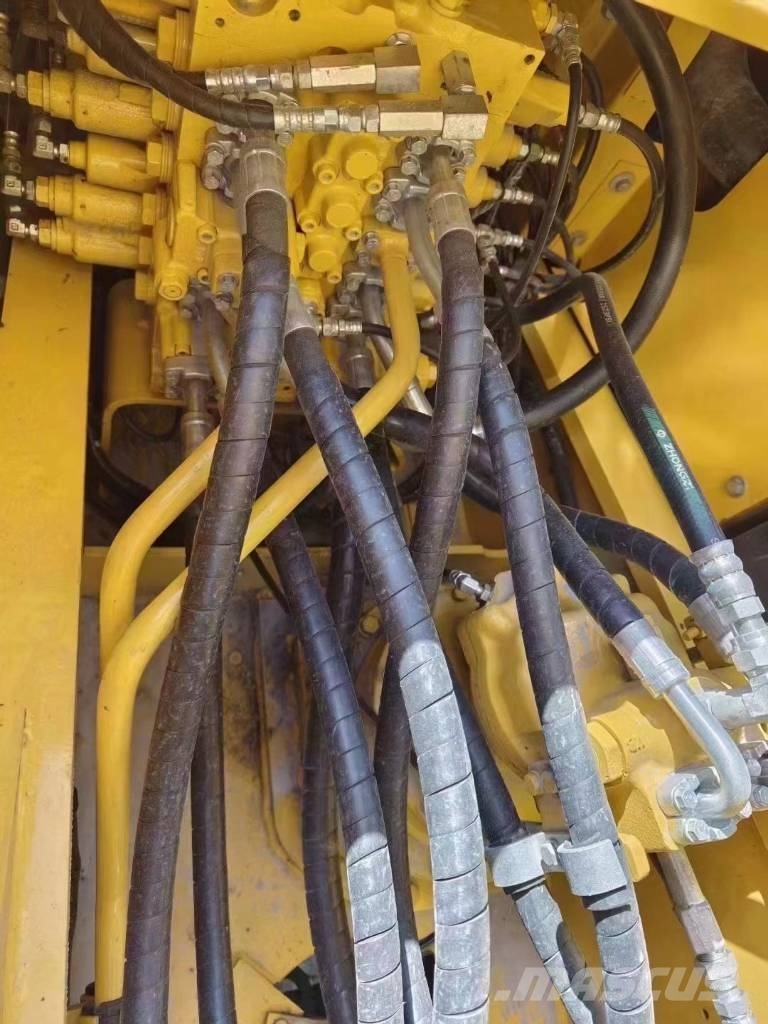 Komatsu PC 200-8 Εκσκαφείς με ερπύστριες