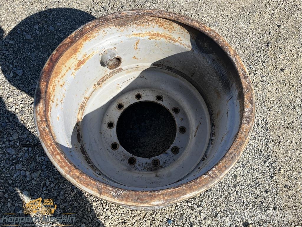 Valmet 941 20x26,5 Used/Beg Шини