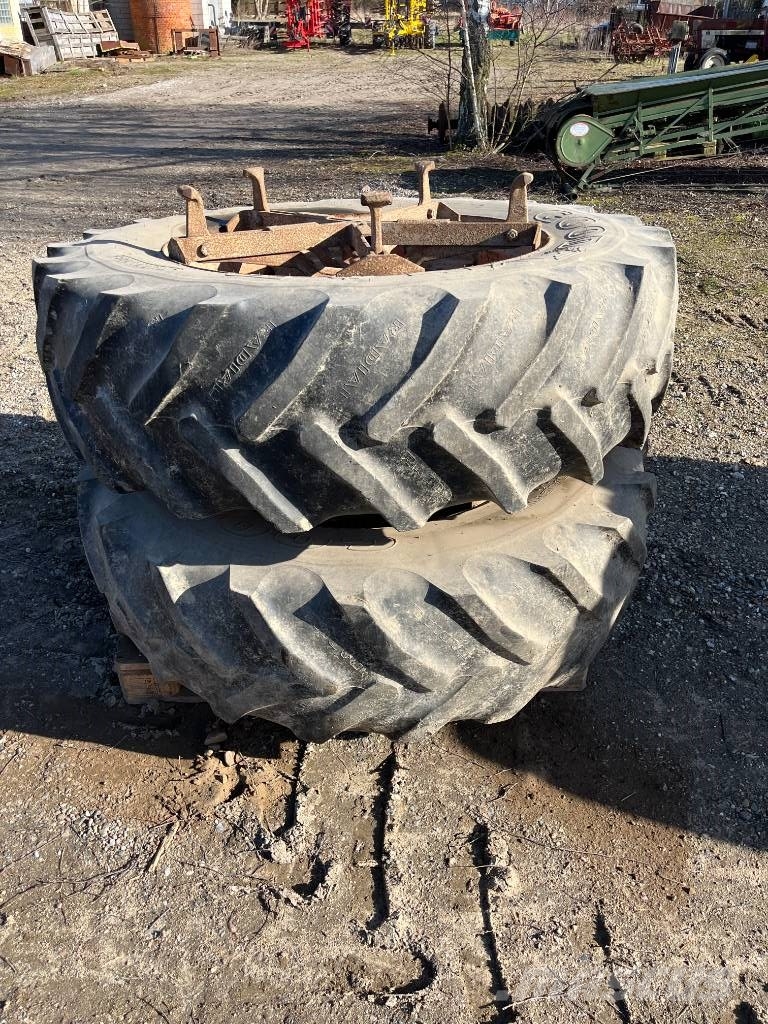 Goodyear 16.9-34 Riepas, riteņi un diski