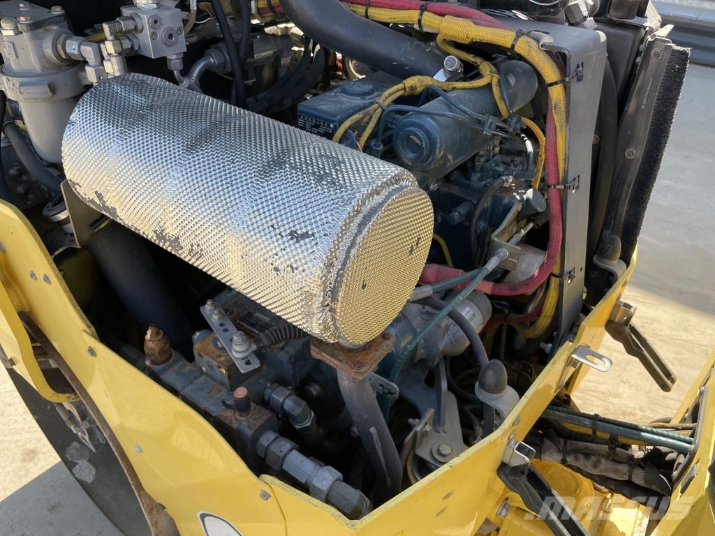 Bomag BW 100 AC-5 Kombinované válce