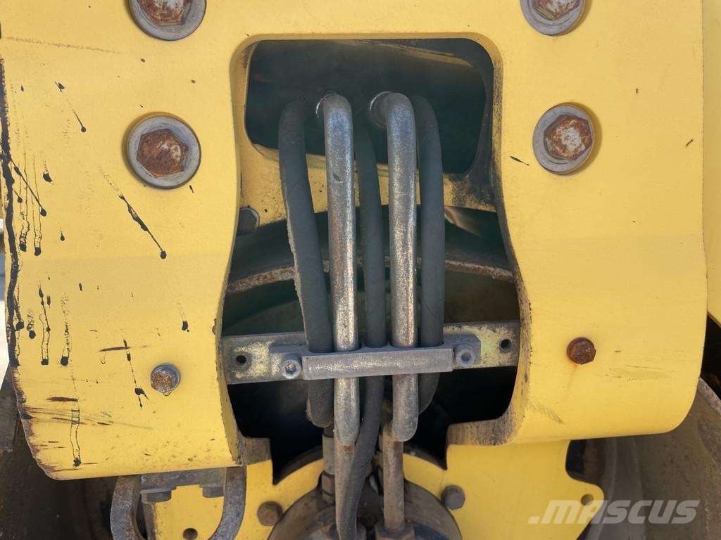 Bomag BW 100 AC-5 Kombinované válce