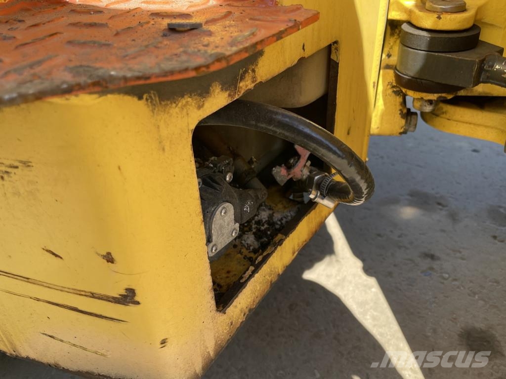 Bomag BW 100 AC-5 Kombinované válce