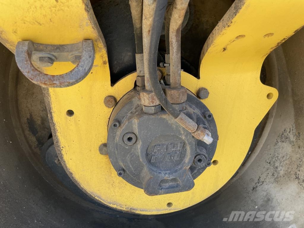 Bomag BW 100 AC-5 Kombinované válce