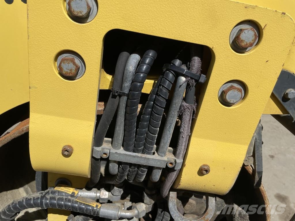 Bomag BW 100 AC-5 Kombinované válce