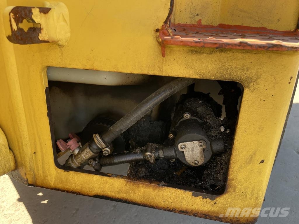 Bomag BW 100 AC-5 Kombinované válce