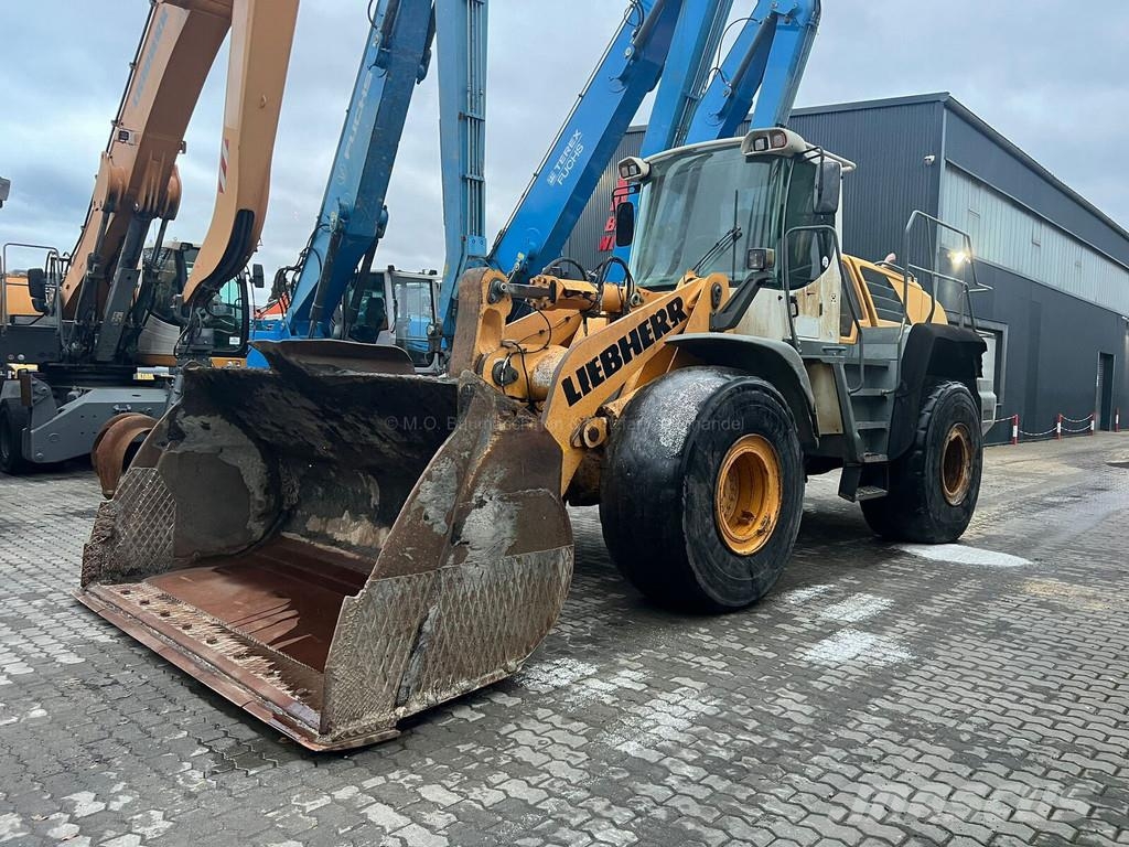 Liebherr L566 Radlader