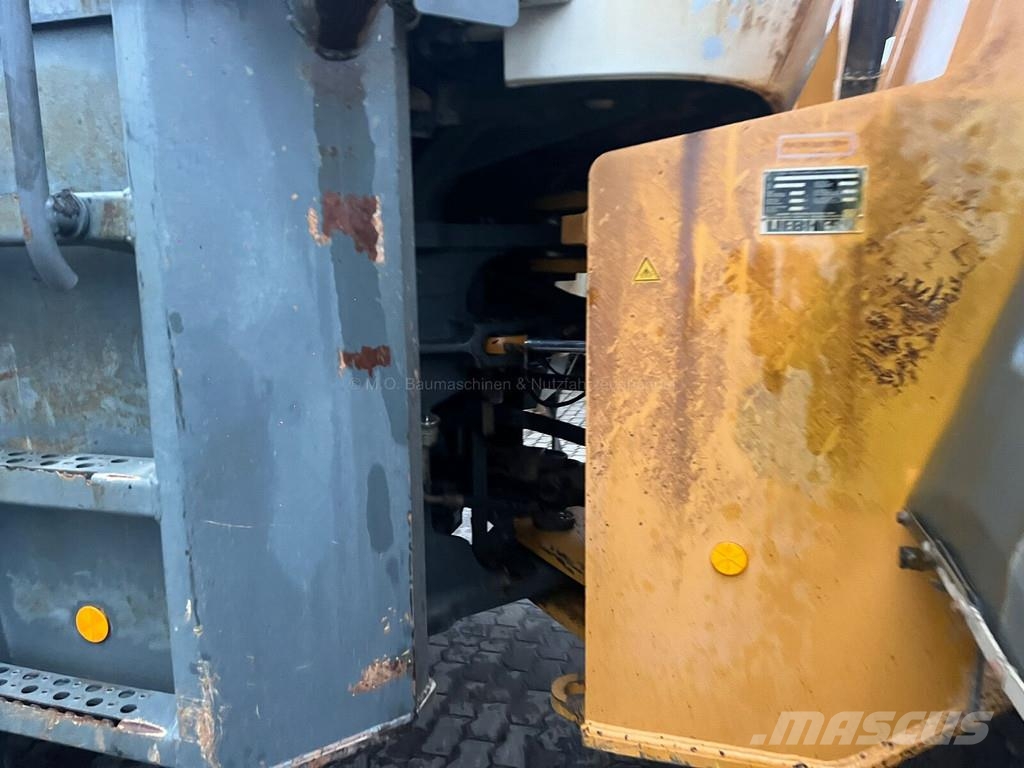 Liebherr L566 Radlader