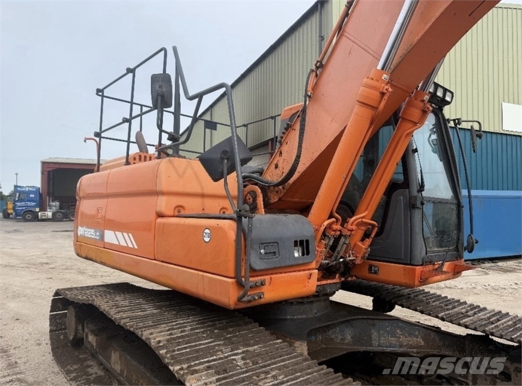 Doosan DX 225 LC-3 Gravemaskiner på larvebånd