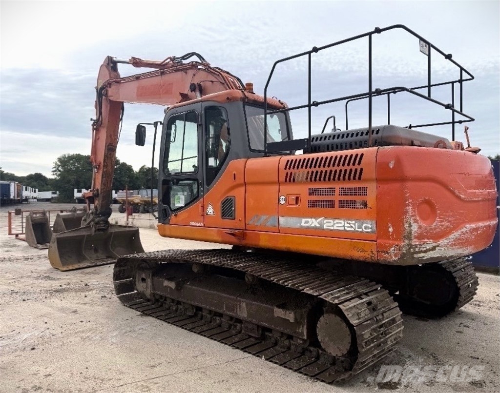 Doosan DX 225 LC-3 Gravemaskiner på larvebånd