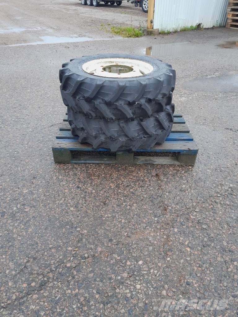 Pirelli 300/70R20 Hjul Roti