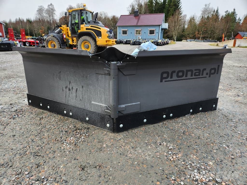 Pronar PUV-3300 Lâminas de neve e arados
