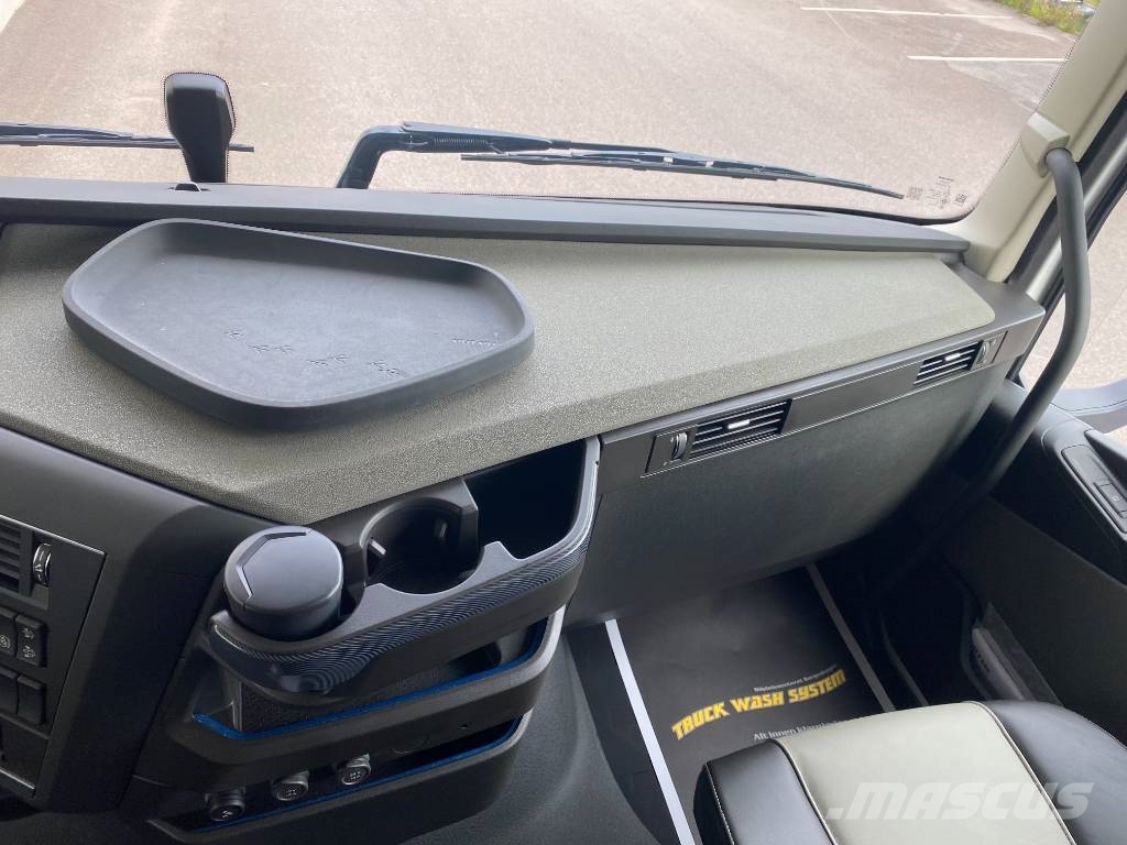 Volvo FH540 8x4 Самоскиди