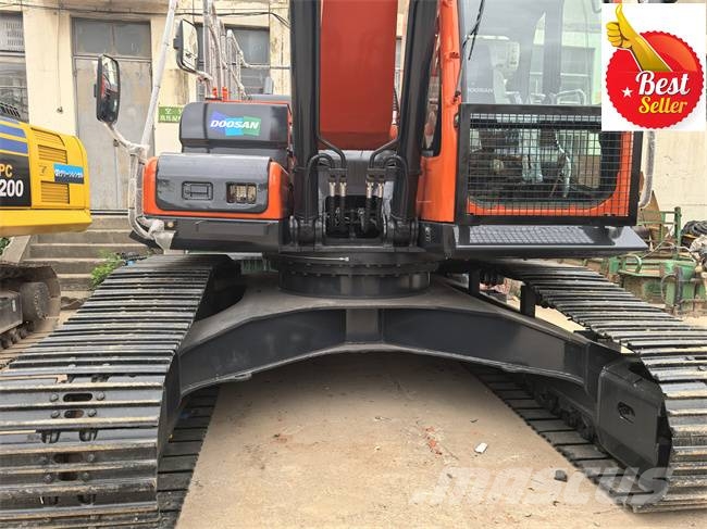 Doosan DX 300 LC 履带挖掘机