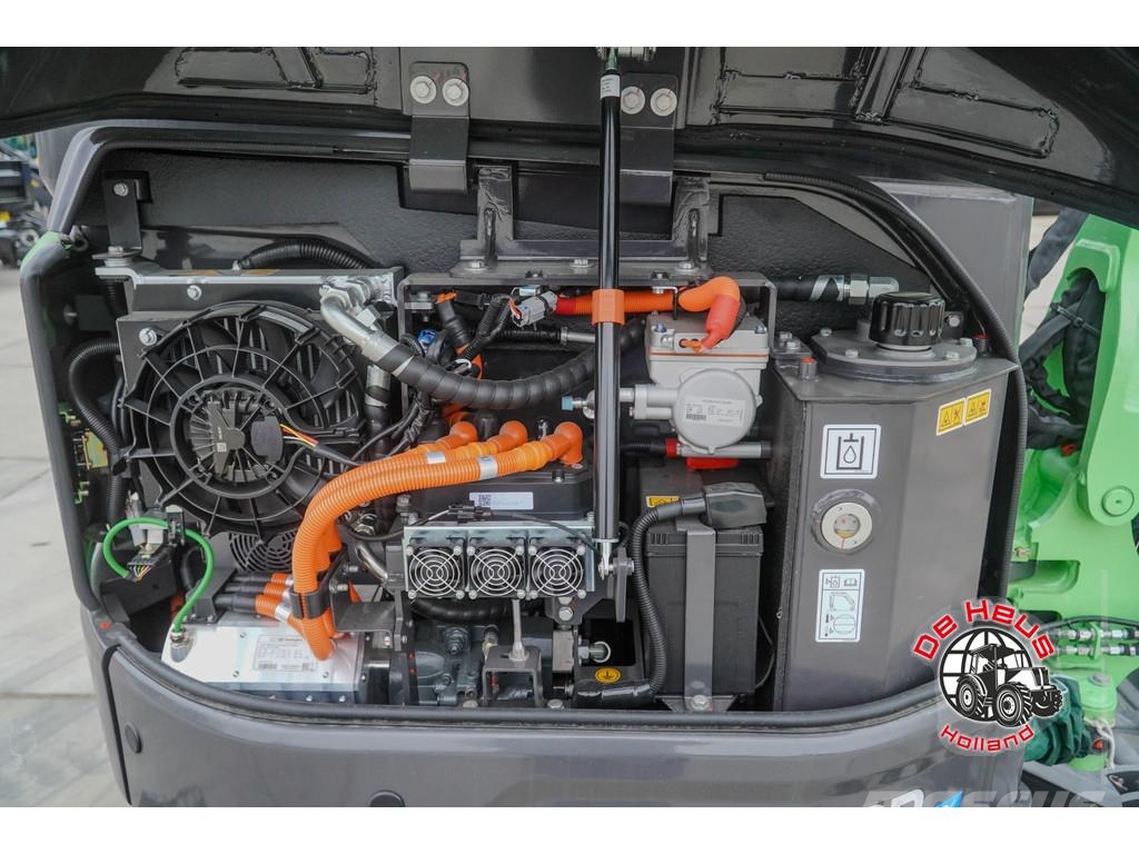 XCMG XE27E CR-EV سيارات