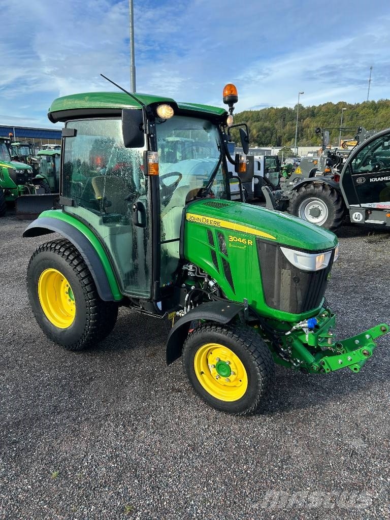 John Deere 3046R KOMPAKTTRAKTOR DEMOKÖRD Kompaktni (mali) traktori