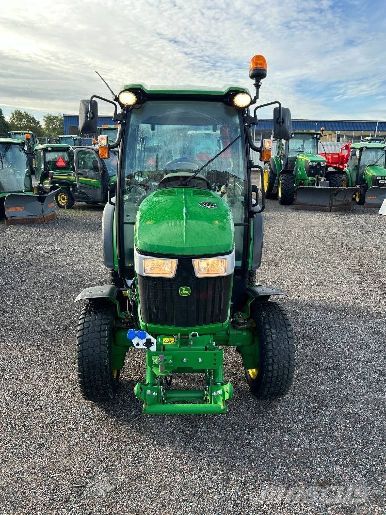John Deere 3046R KOMPAKTTRAKTOR DEMOKÖRD Kompaktni (mali) traktori