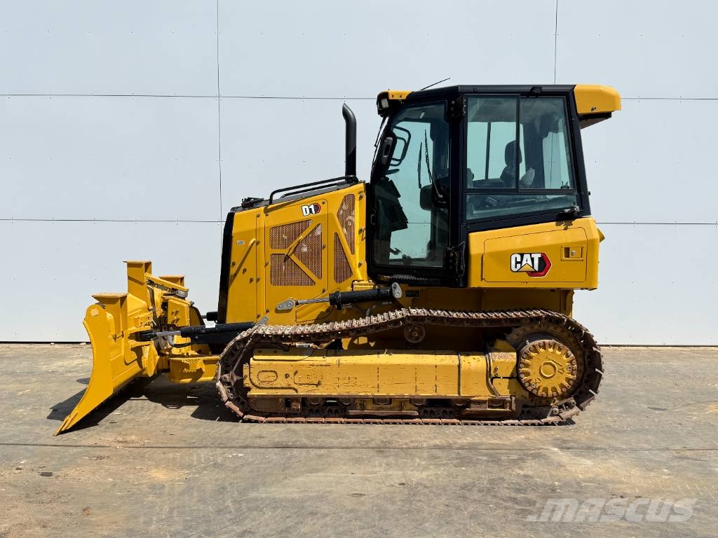 CAT D1 - Camera / Only 3700 Hours Dozer cingolati
